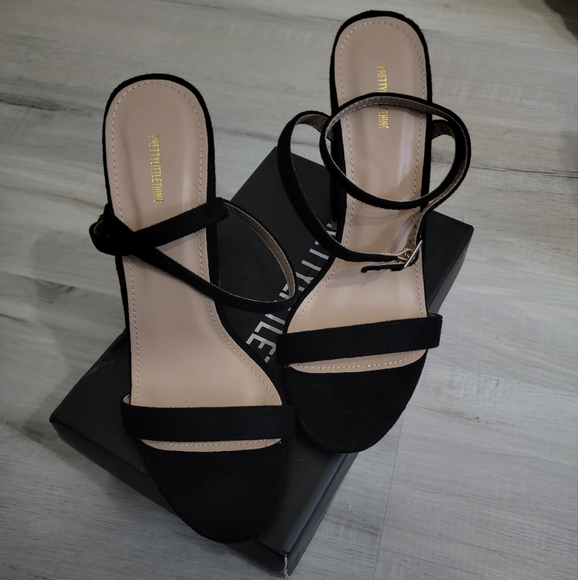 PrettyLittleThing Heels - Picture 3 of 8